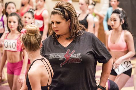 Dance Moms : Judge Dismisses Assault Lawsuit Against Abby。